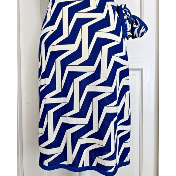 DVF Diane Von Furstenberg Iconic Silk Wrap Dress Betsy Blue White Sz 2 Geometric - Picture 12 of 16